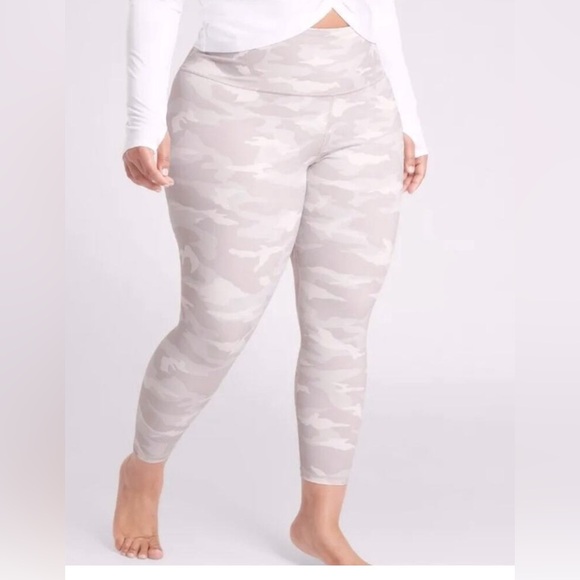 Athleta Pants - ATHLETA ELATION CAMO 7/8 TIGHT